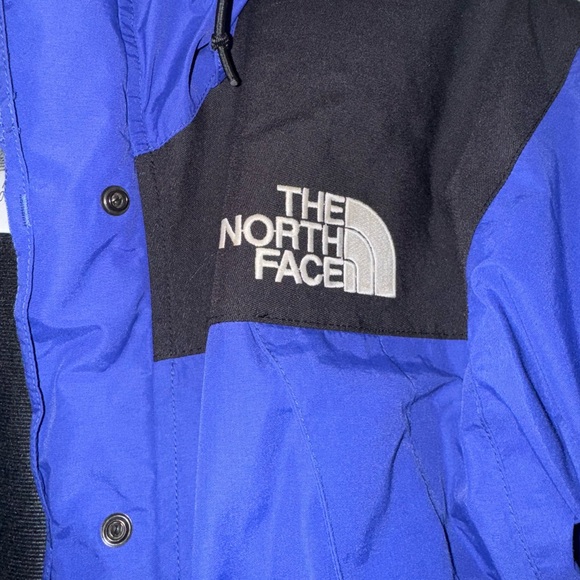 Vintage The North Face Mountain Jacket! - Picture 4 of 8